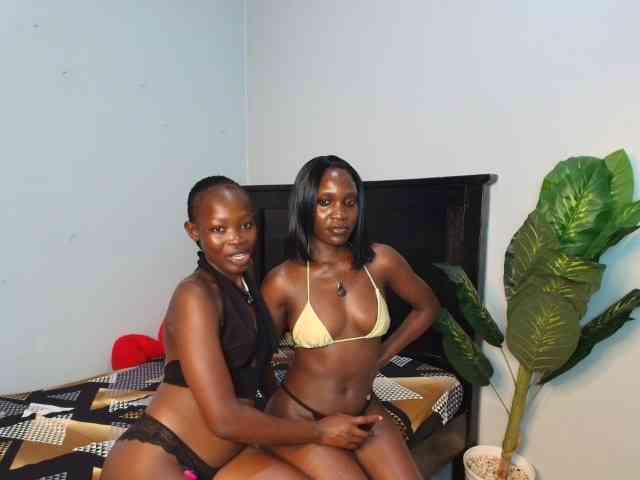 LunaDarlin webcam