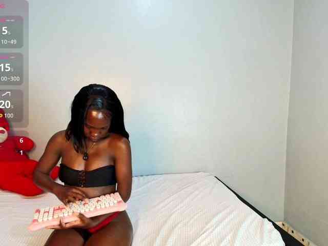LunaDarlin webcam