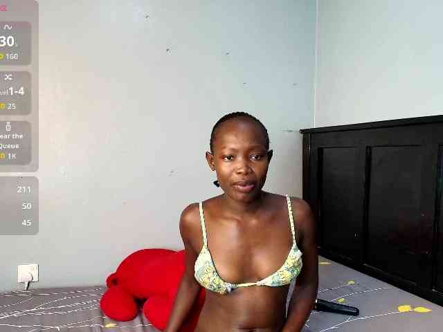 LunaDarlin webcam
