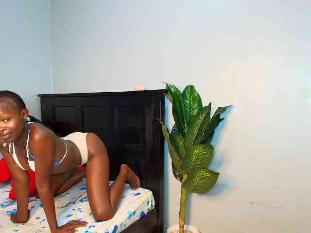 LunaDarlin webcam