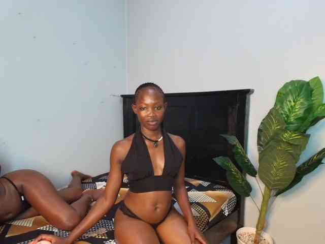 LunaDarlin webcam