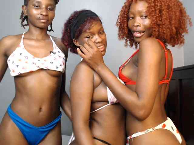 LunaDarlin webcam