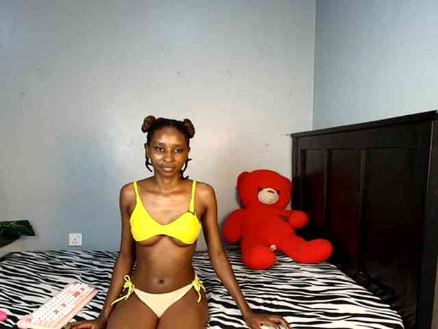 LunaDarlin webcam