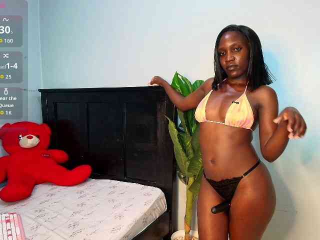 LunaDarlin webcam