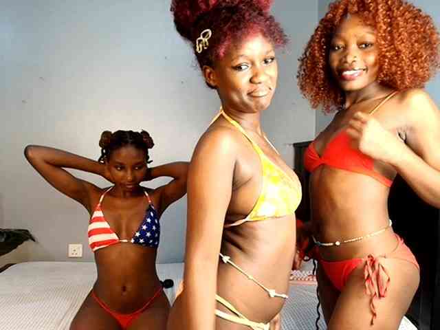 LunaDarlin webcam