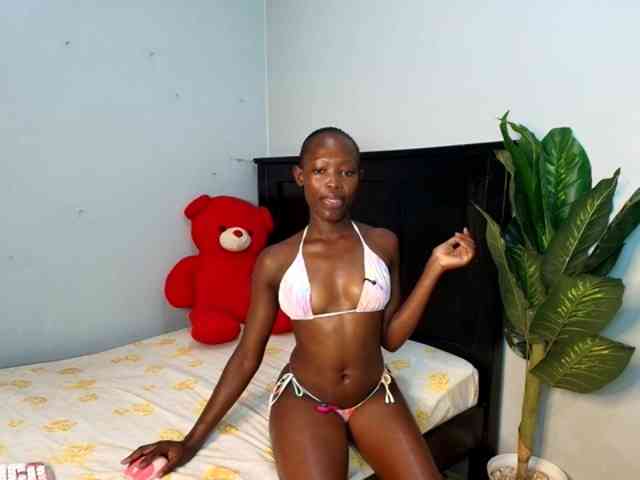 LunaDarlin webcam