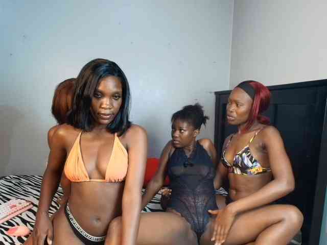 LunaDarlin webcam