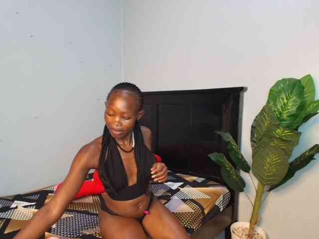 LunaDarlin webcam