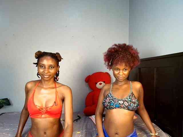 LunaDarlin webcam