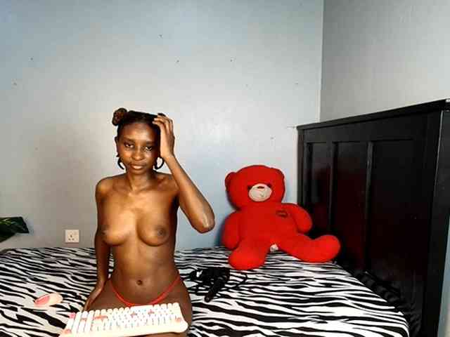LunaDarlin webcam
