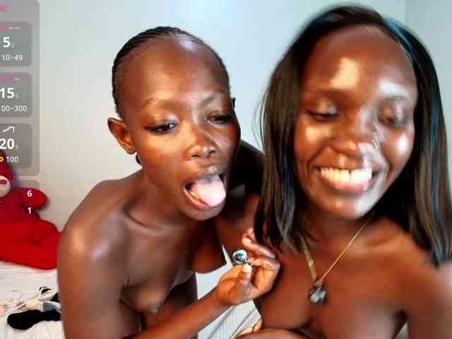 LunaDarlin webcam