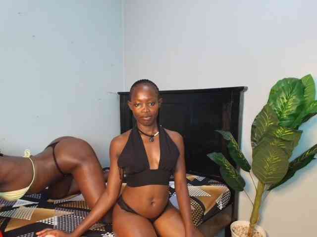 LunaDarlin webcam