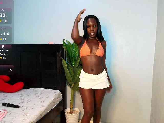 LunaDarlin webcam