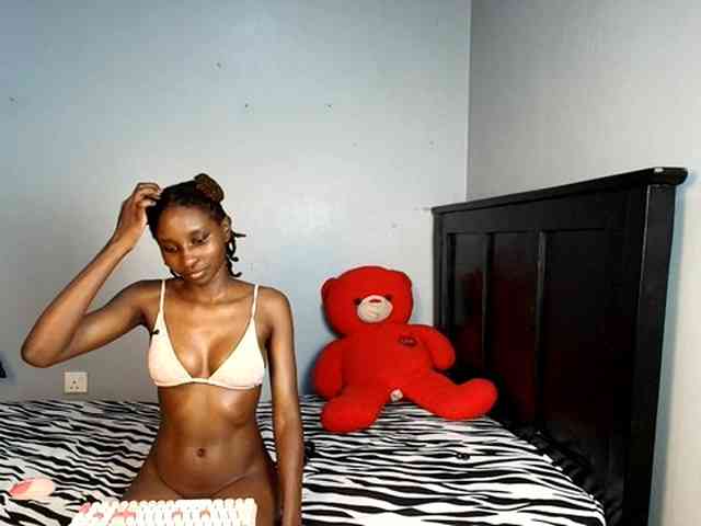 LunaDarlin webcam