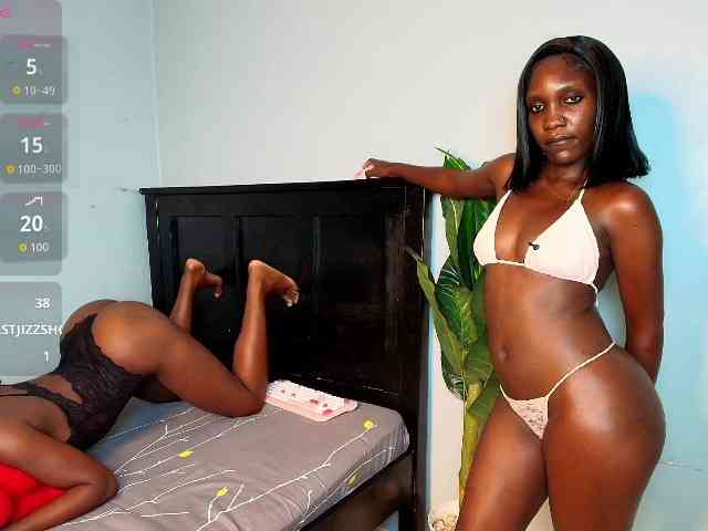 LunaDarlin webcam
