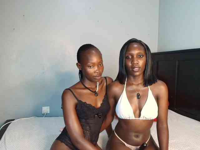 LunaDarlin webcam