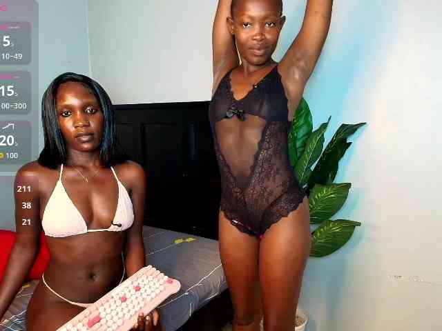 LunaDarlin webcam