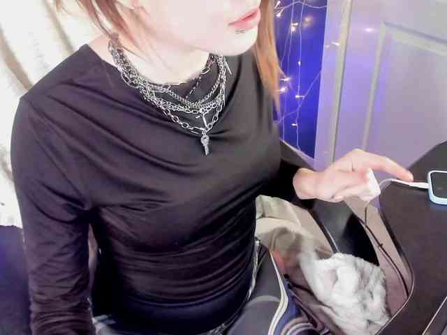 AngelinaLing webcam