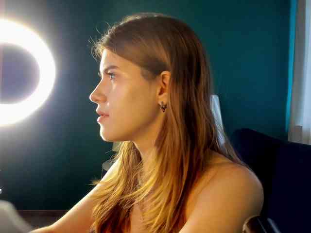 AngelinaLing webcam