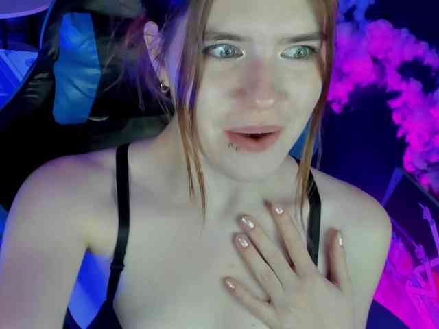 AngelinaLing webcam