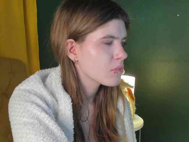 AngelinaLing webcam