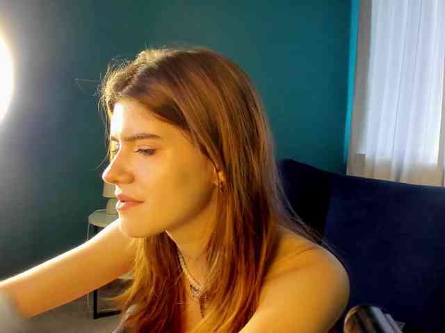 AngelinaLing webcam