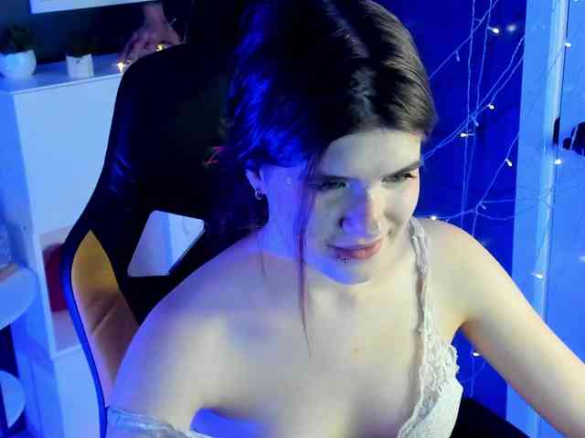 AngelinaLing webcam