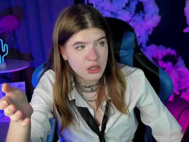 AngelinaLing webcam