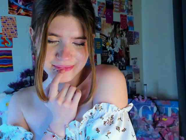 AngelinaLing webcam