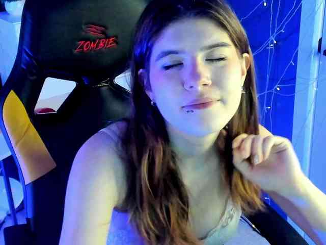 AngelinaLing webcam