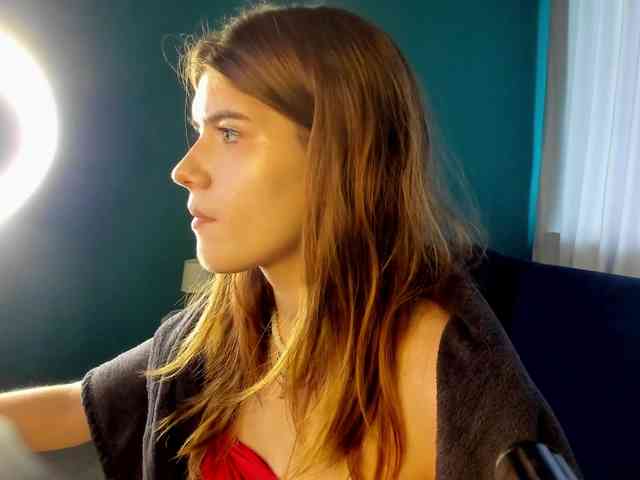 AngelinaLing webcam