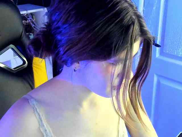 AngelinaLing webcam