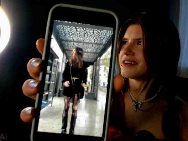 AngelinaLing webcam