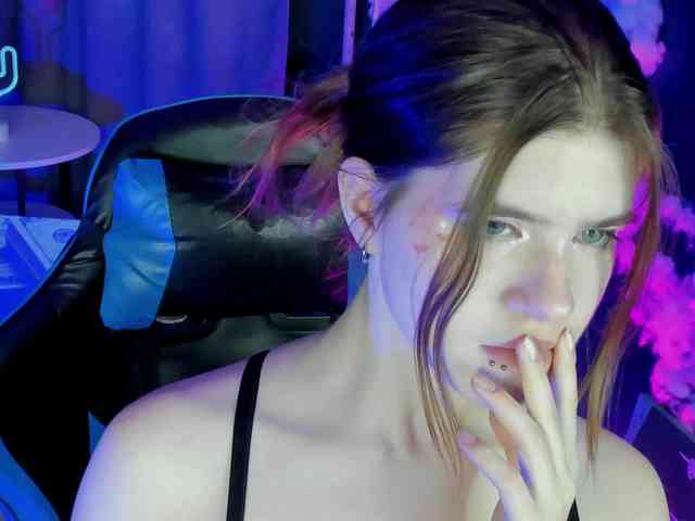 AngelinaLing webcam