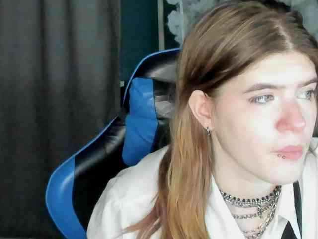 AngelinaLing webcam