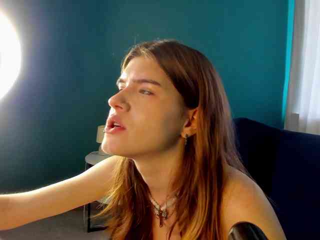 AngelinaLing webcam