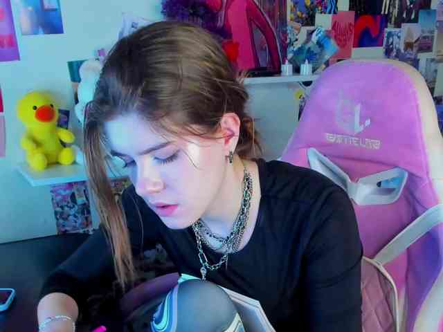 AngelinaLing webcam
