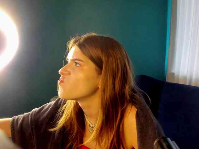 AngelinaLing webcam