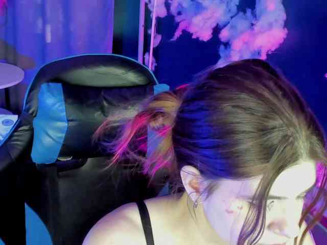 AngelinaLing webcam
