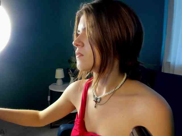 AngelinaLing webcam