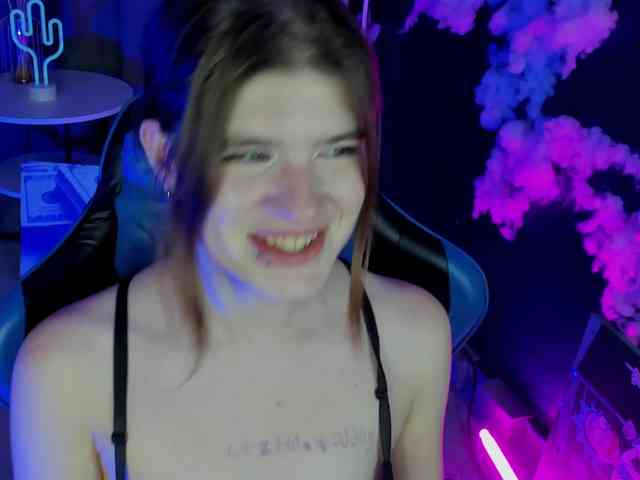 AngelinaLing webcam