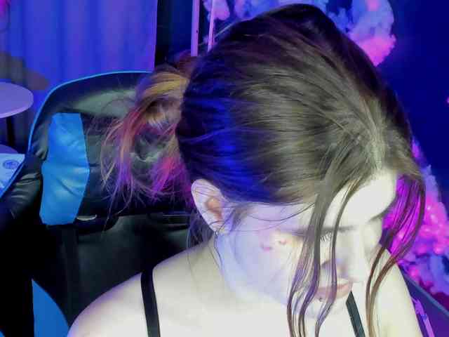 AngelinaLing webcam