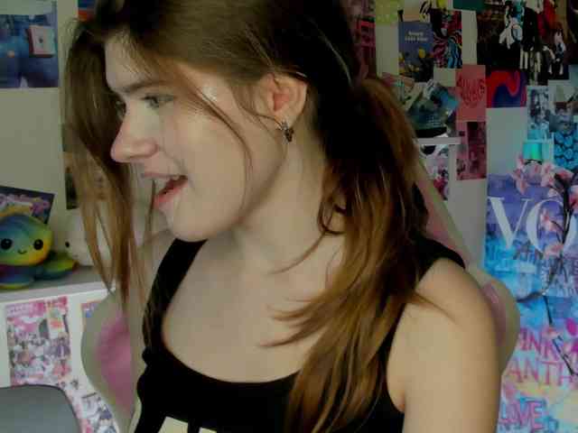 AngelinaLing webcam