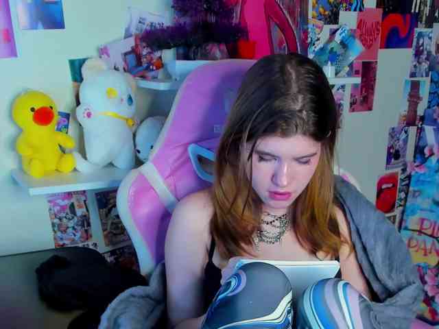 AngelinaLing webcam