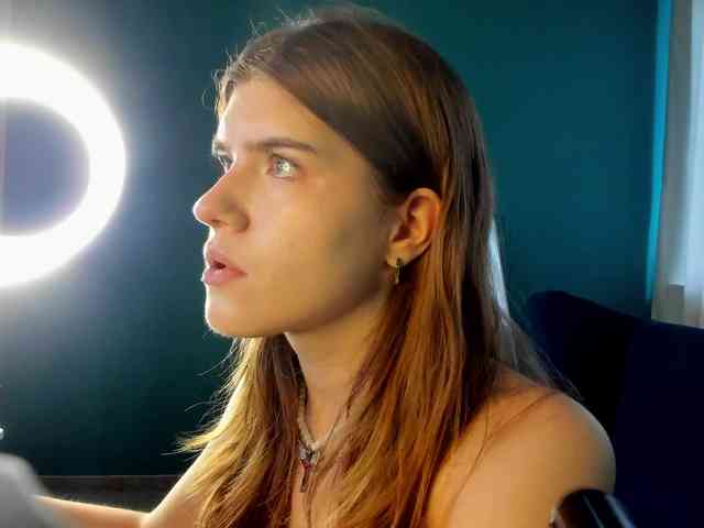 AngelinaLing webcam