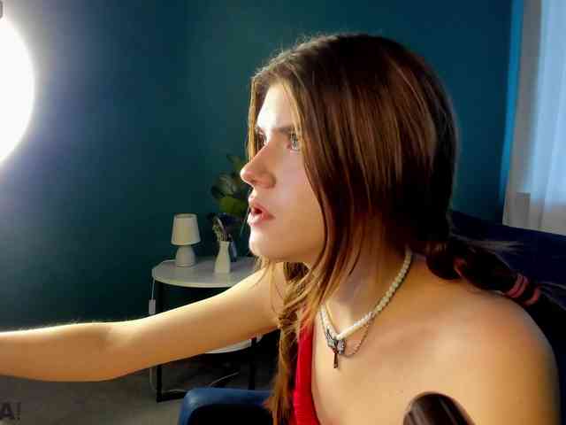 AngelinaLing webcam