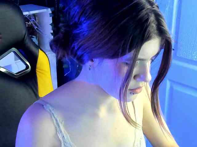 AngelinaLing webcam