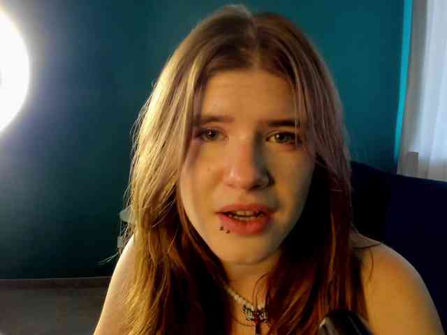 AngelinaLing webcam