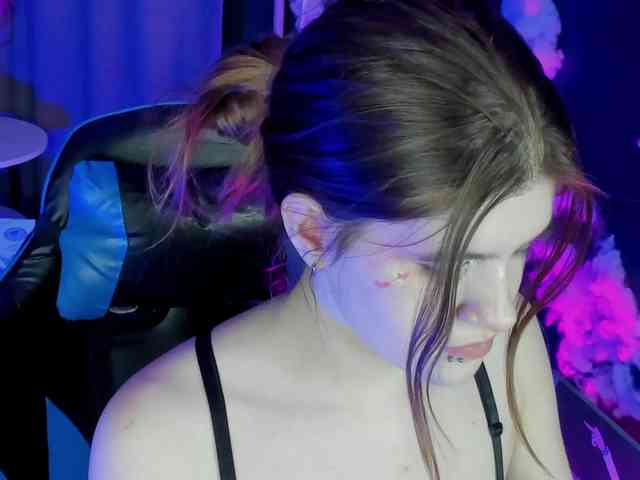 AngelinaLing webcam