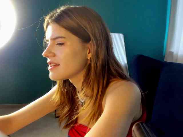 AngelinaLing webcam